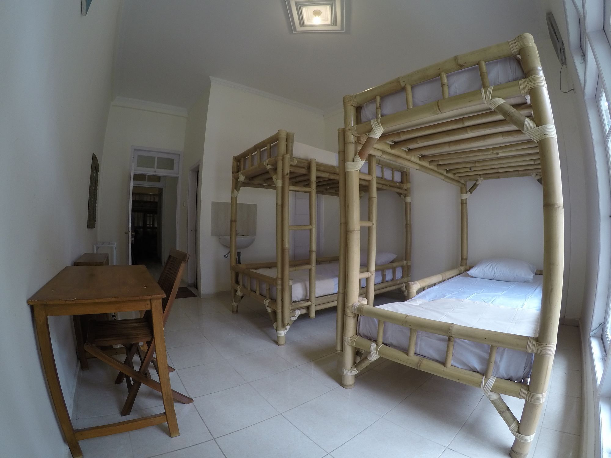 Palmyra Hostel Malang Eksteriør billede