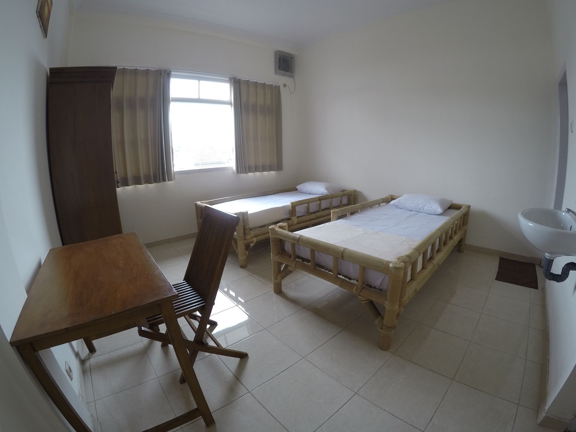 Palmyra Hostel Malang Eksteriør billede