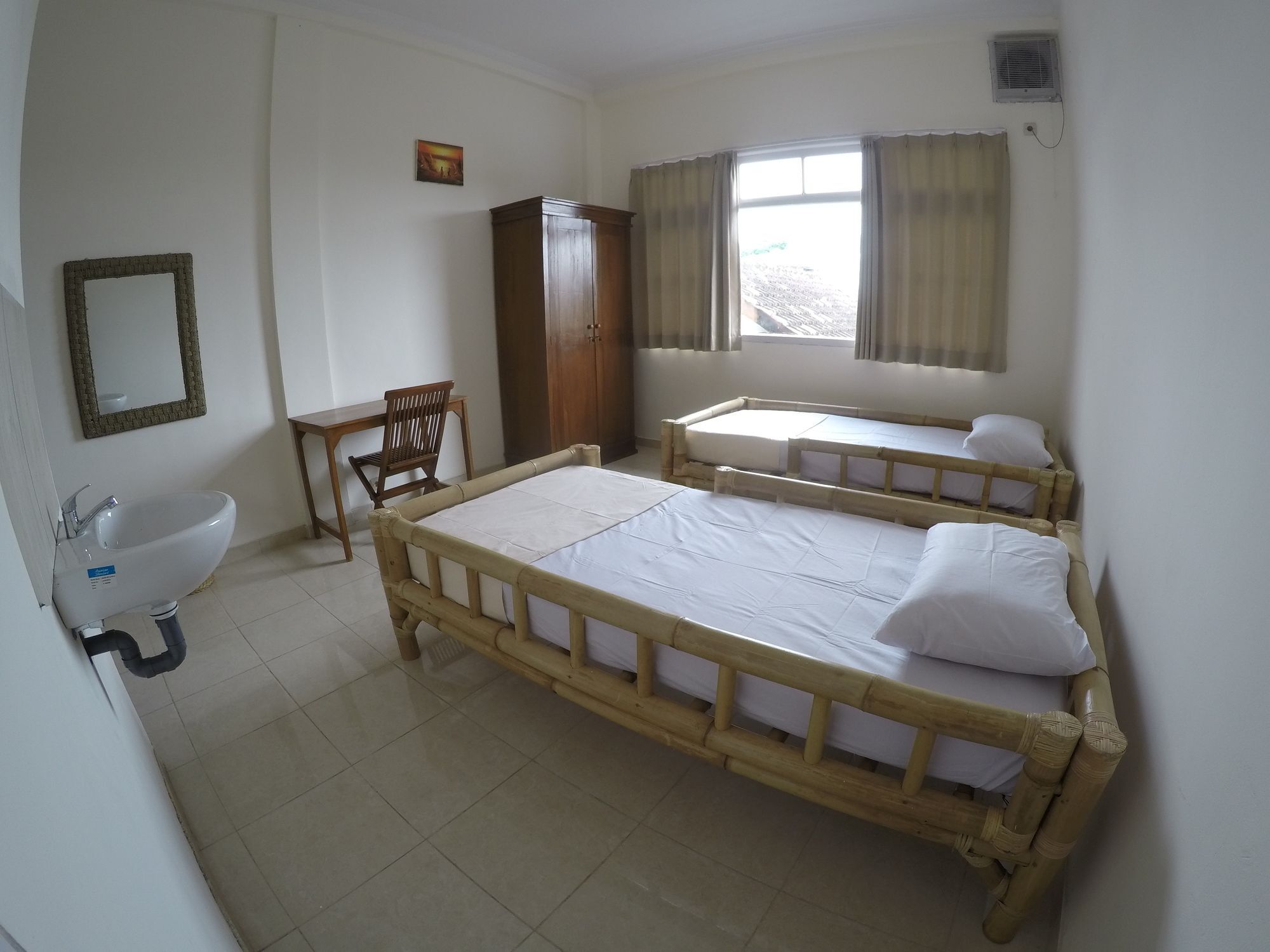Palmyra Hostel Malang Eksteriør billede