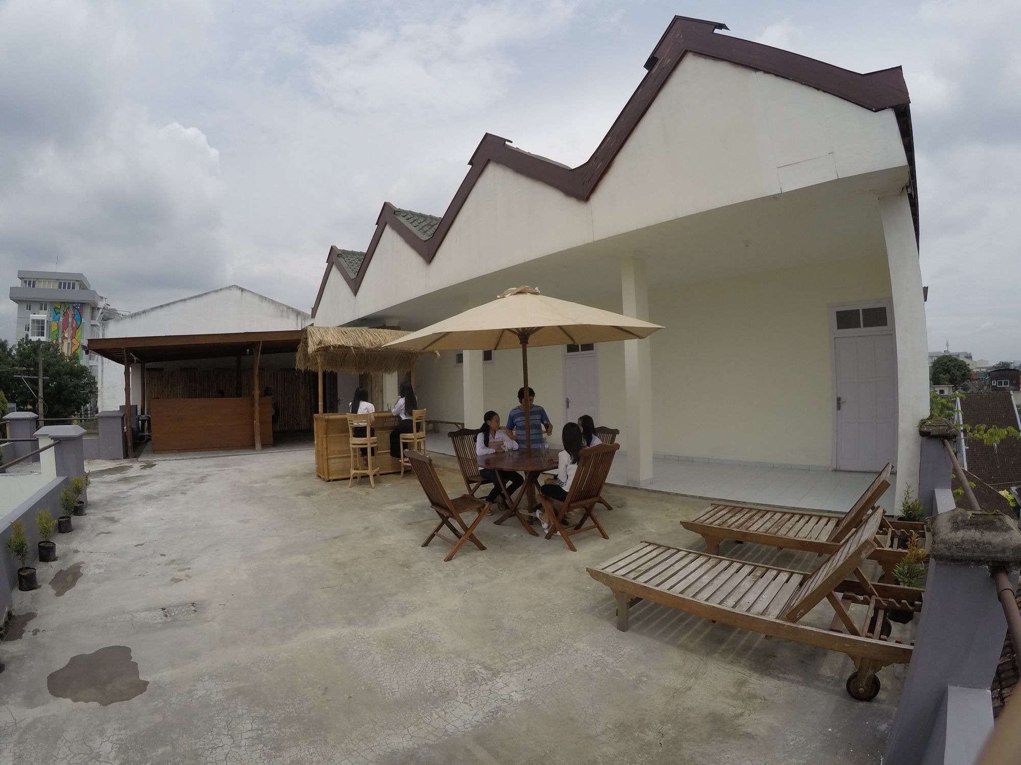 Palmyra Hostel Malang Eksteriør billede